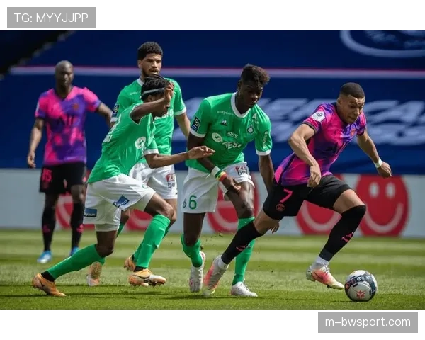 深度复盘:马赛的防守体系为何在欧战中比在法甲更有效? 深度复盘:马赛的防守体系为何在欧战中比在法甲更有效?