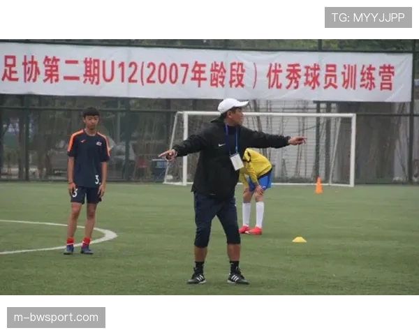 “德国足球青训基地开放日,上千名小球员参与德甲俱乐部试训” “德国足球青训基地开放日,上千名小球员参与德甲俱乐部试训”