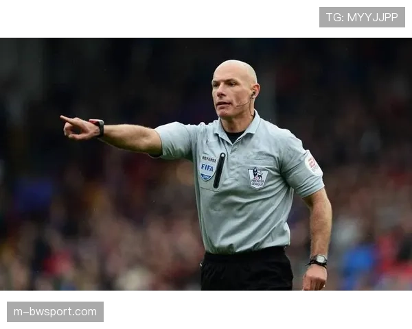 裁判指引：PGMOL重申，对进攻中拉扯边后卫球衣的行为将严格判罚